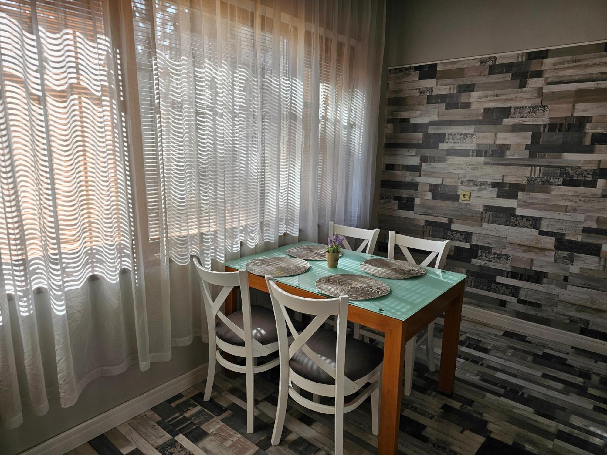 Apartament Grey *